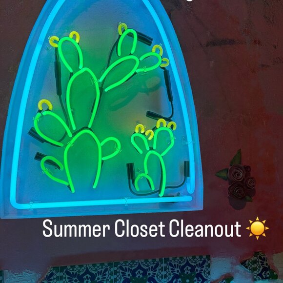 100 Clean Out tops - Picture 1 of 1